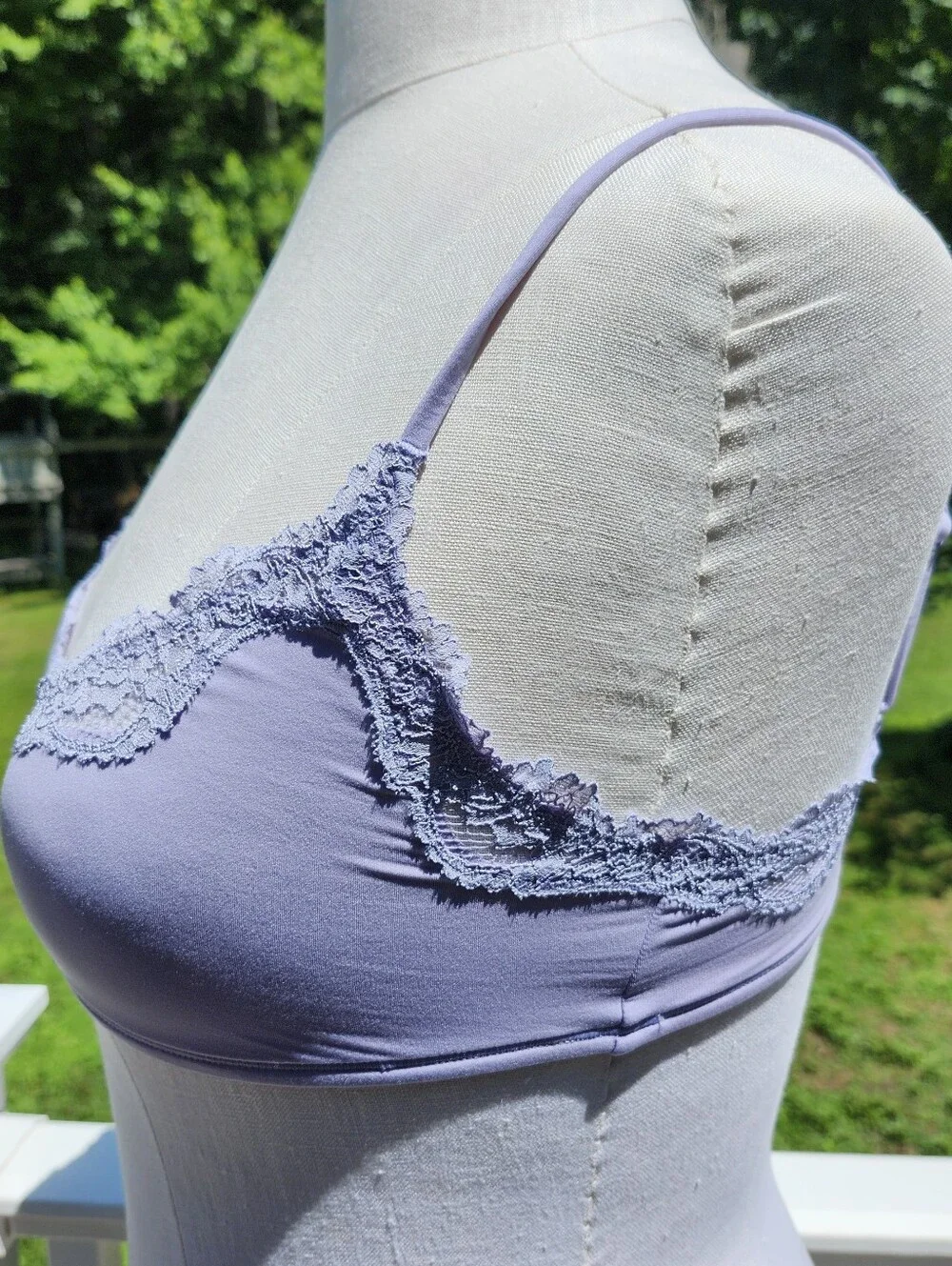 SKIMS Fits Everybody Lace-Trim Bralette in Color: Jupiter Sz Large - Picture 5 of 14
